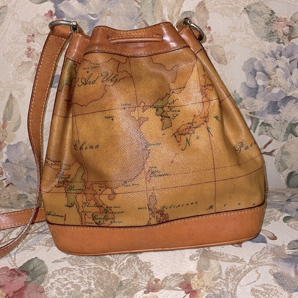 Authentic Alviero Martini World Map Bucket Bag - Picture 2 of 16